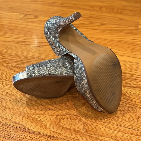 Sparkly Silver Heels for Night Out - Picture 4 of 4